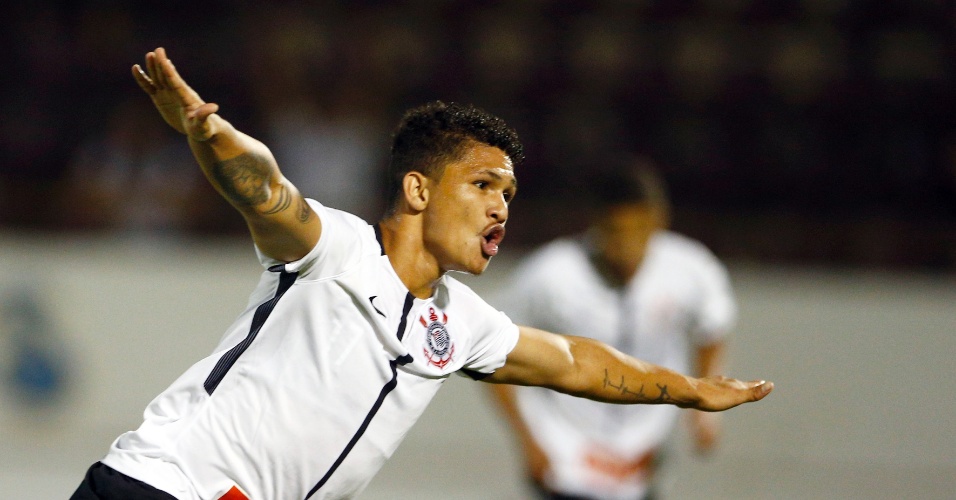 william-comemora-gol-do-corinthians-contra-o-corumbaense-pela-copa-sao-paulo-1515115804761_956x500