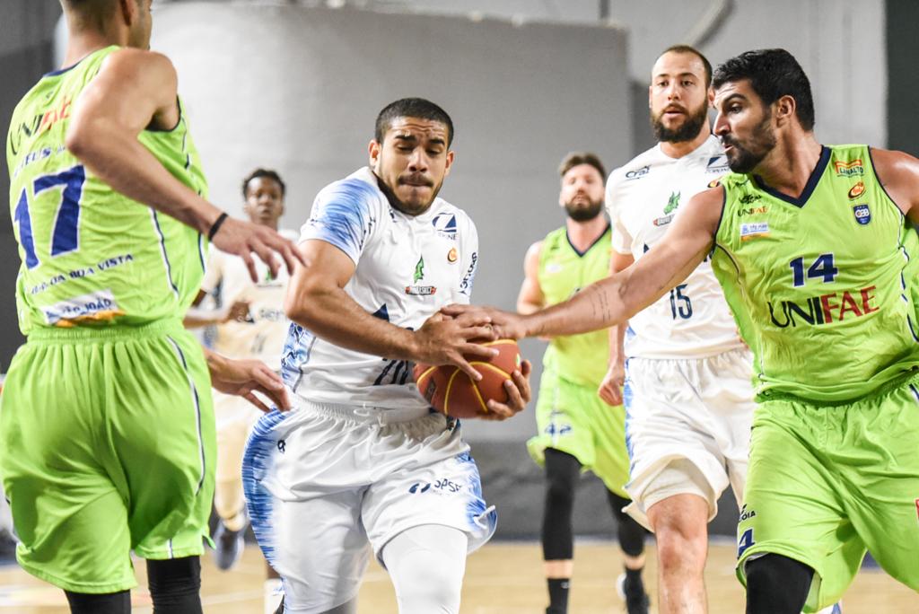 Em jogo fraco, Bauru Basket vence o UNIFAE São João