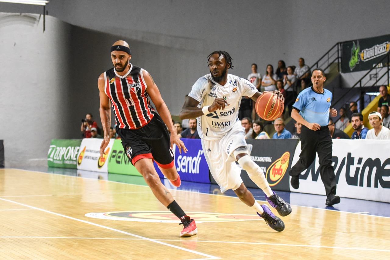  Com emoção, Bauru Basket vence o São Paulo e empata a série