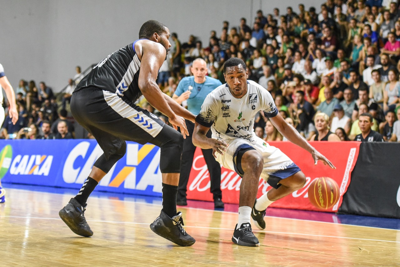  Bauru Basket vence o Pinheiro e embala de vez no NBB