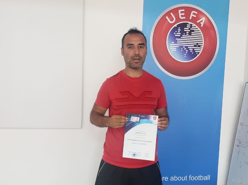  Anxhelo Suta, treinador Albanês, recebe oferta de clube Alemão