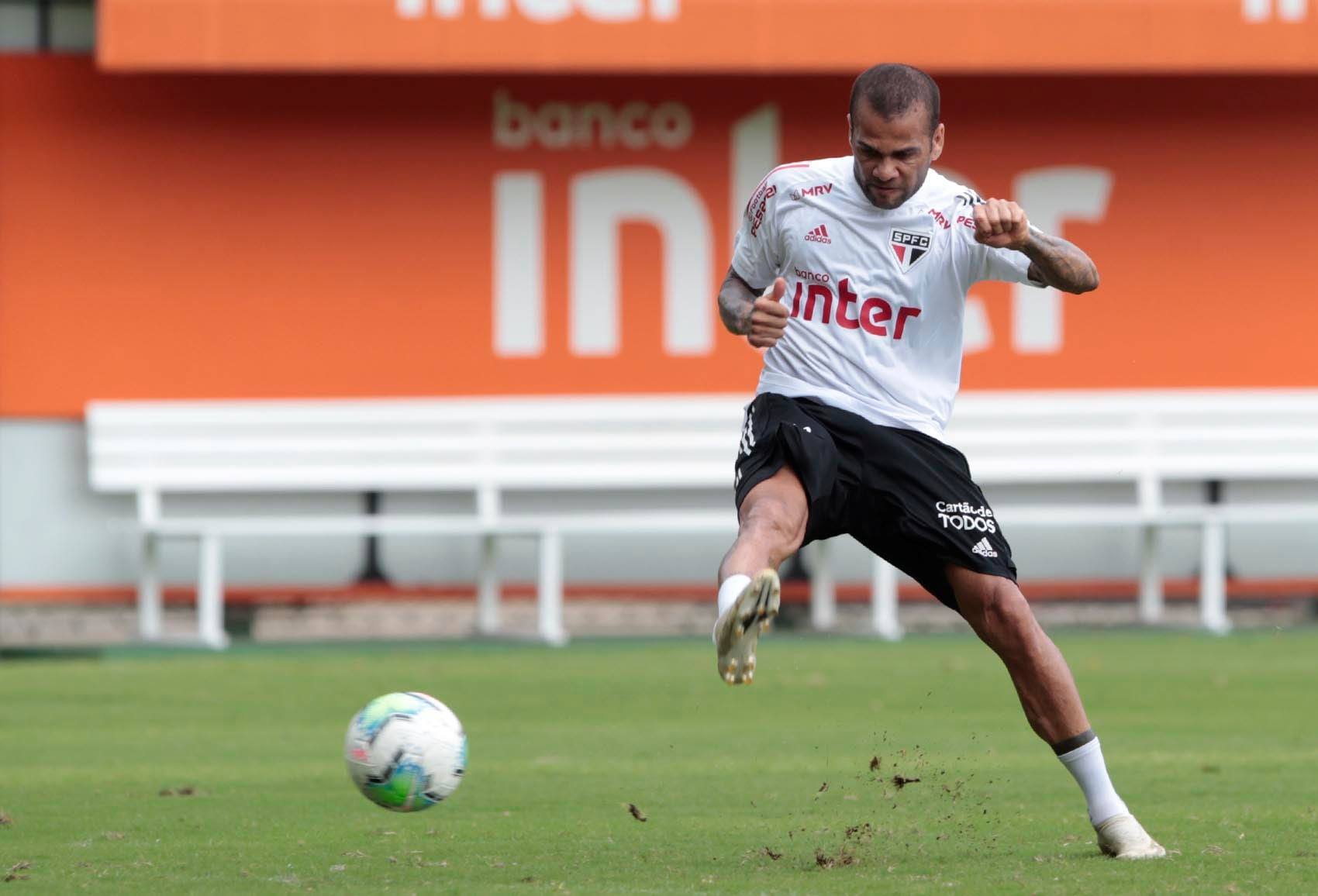  Para manter a liderança, São Paulo visita o Athletico Paranaense pelo Brasileiro