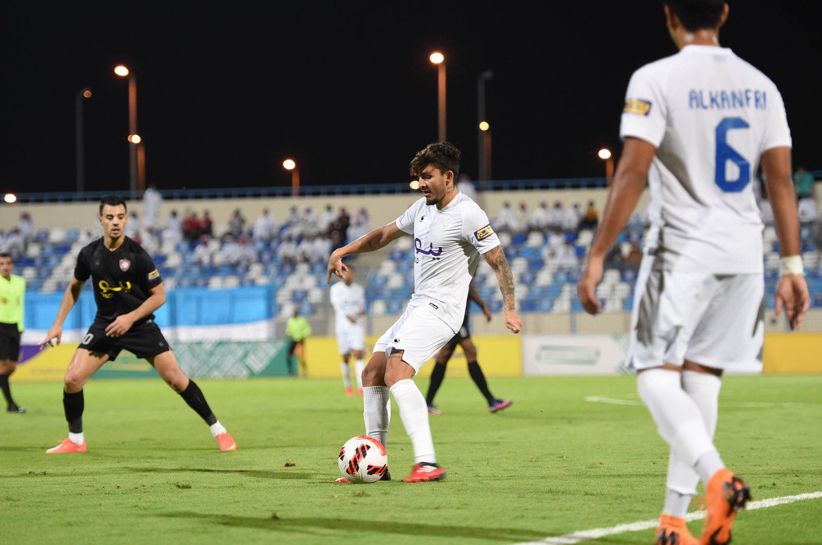  Kaká Mendes comemora seus dois gols na última rodada