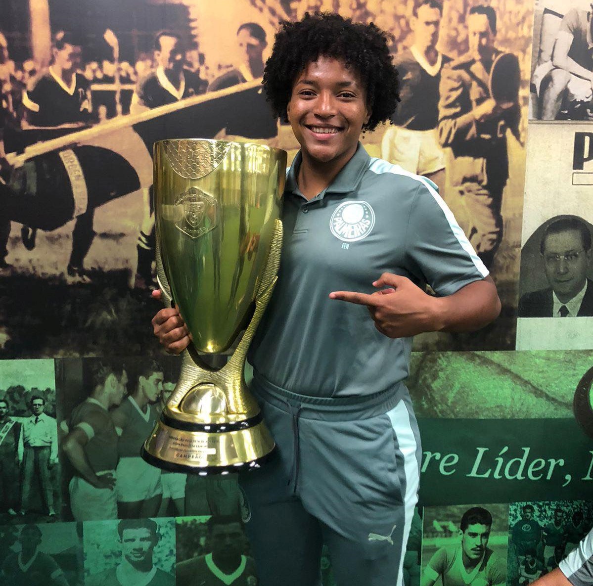  Manuela comemora título da Copa Paulista pelo Palmeiras