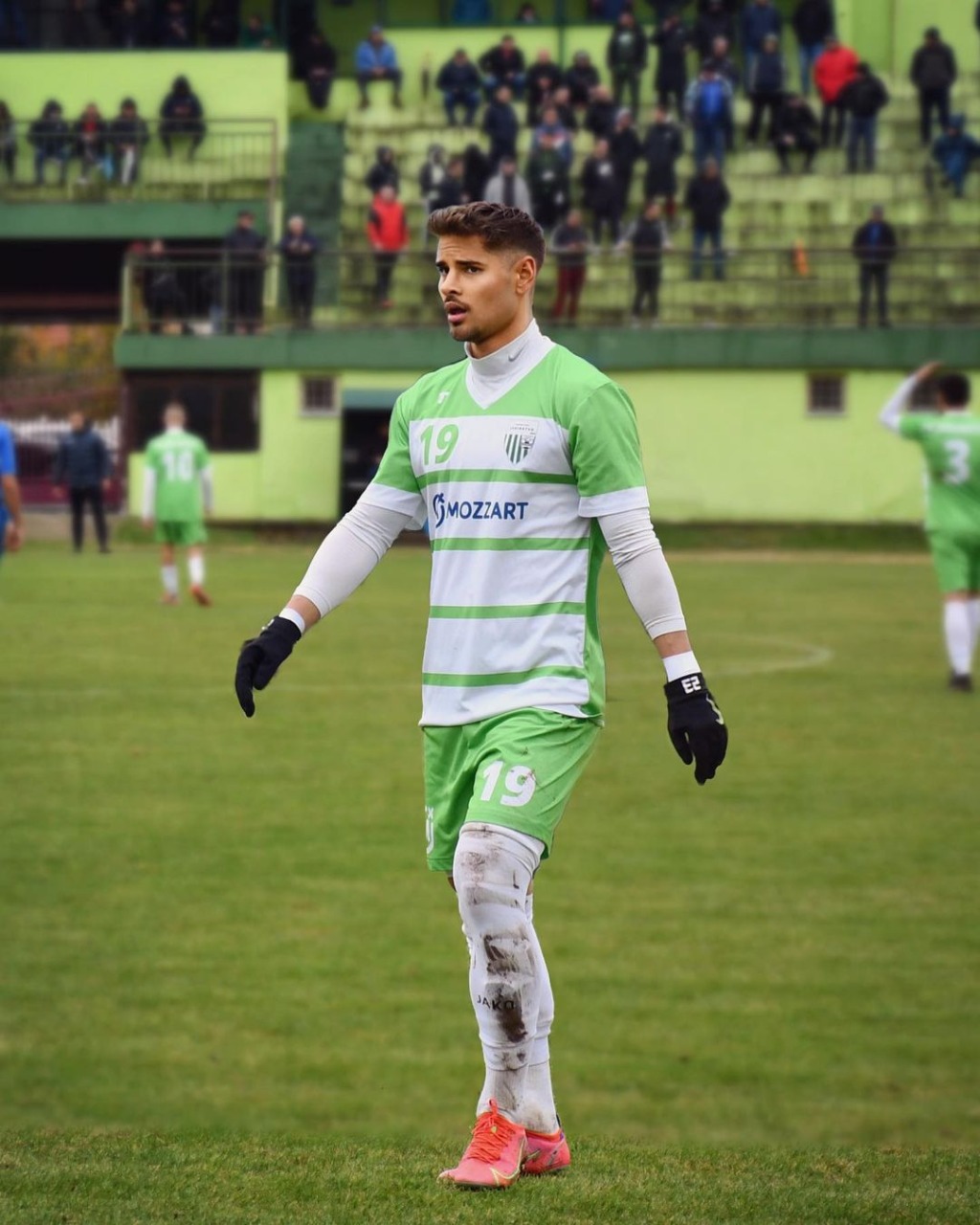  Fã de Dejan Petković, Nemanja Petrovic sonha em atuar no futebol brasileiro