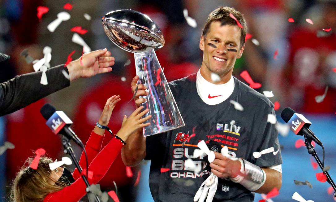 Tom Brady anuncia sua aposentadoria da NFL após 22 anos