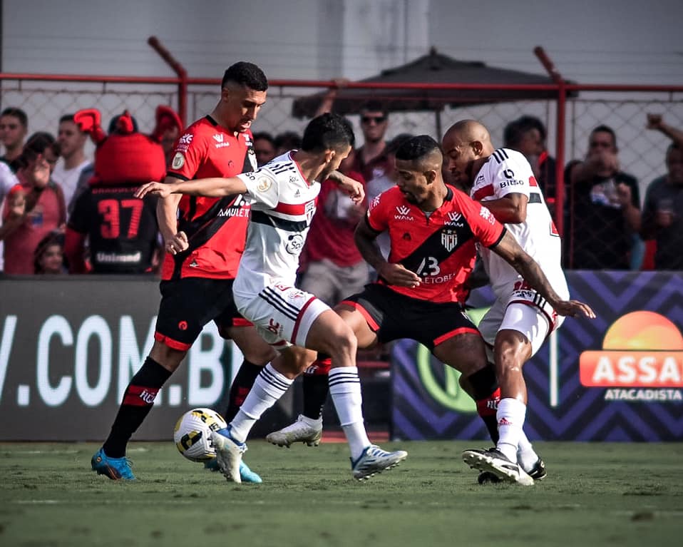  Atlético-GO e São Paulo duelam pela Copa Sul-Americana