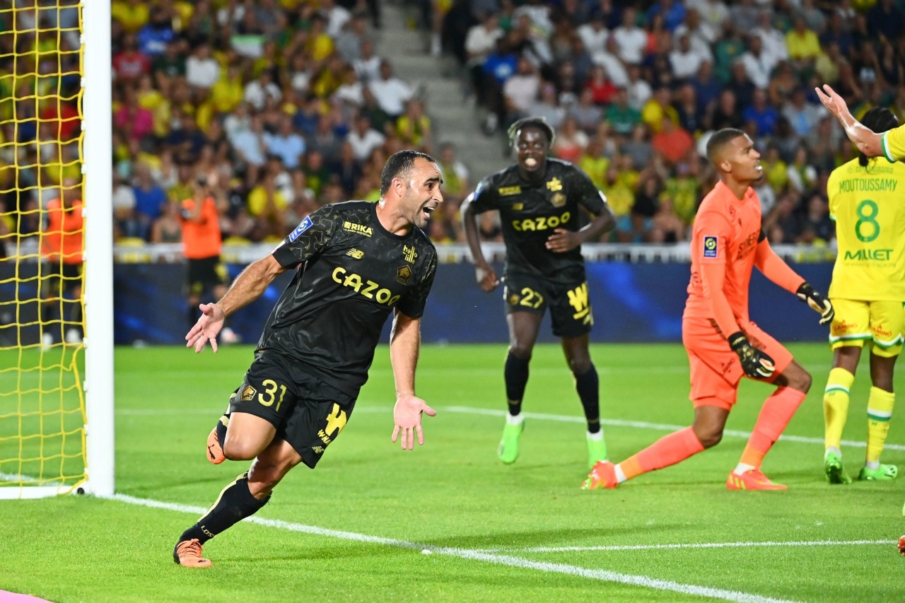  Ismaily festeja estreia com gol pelo Lille e mira evolução
