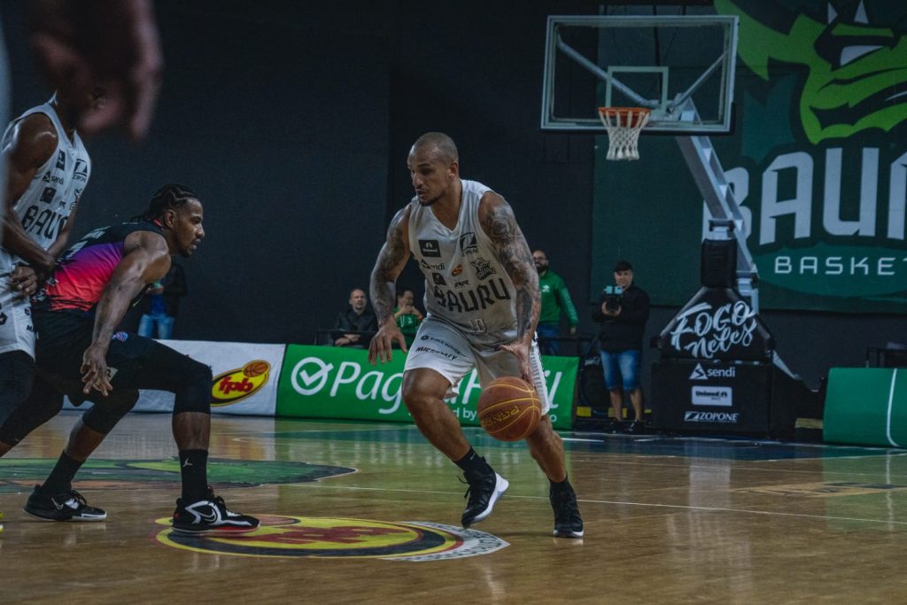 Franca vence Bauru em jogo equilibrado, com exclusão de Alex no fim e  confusão com torcida, basquete