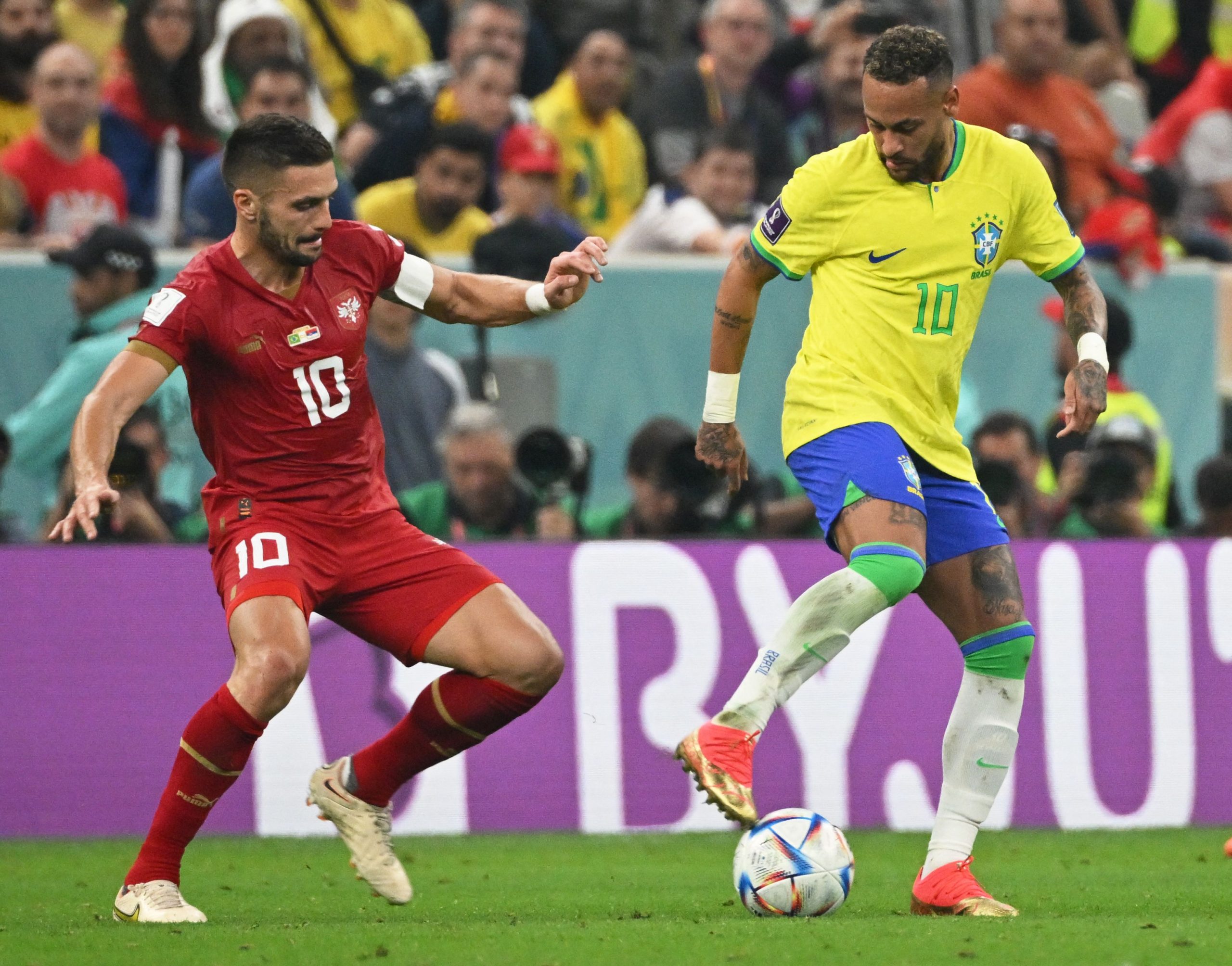 Grupo G: Brasil vence Sérvia por 2-0 – DW – 25/11/2022