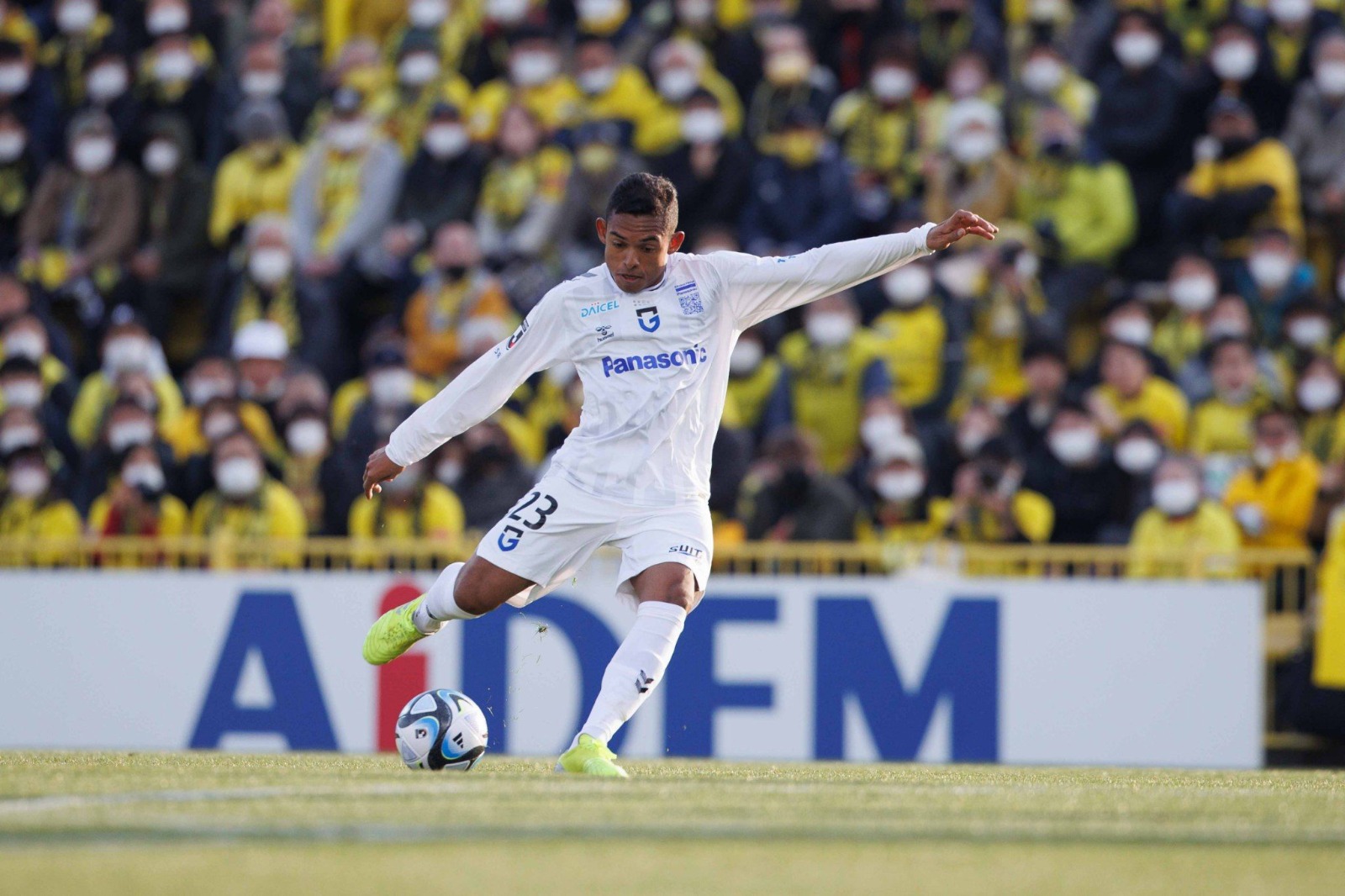  Dawhan marca na abertura da J-League e celebra: “Muito bom começar a temporada fazendo gol”