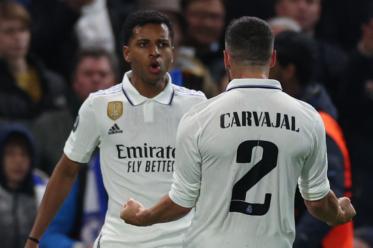  Real Madrid vence de novo e avança na Champions