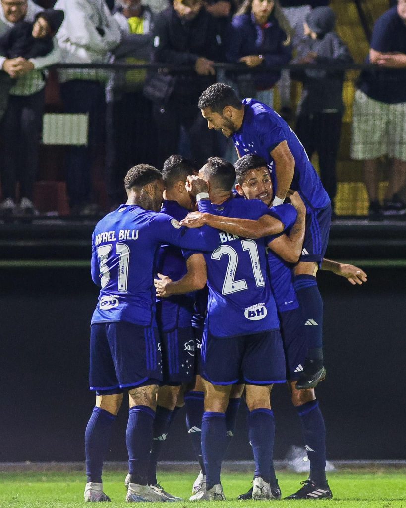 Cruzeiro enfrenta o Santos pela quarta rodada do Campeonato Brasileiro
