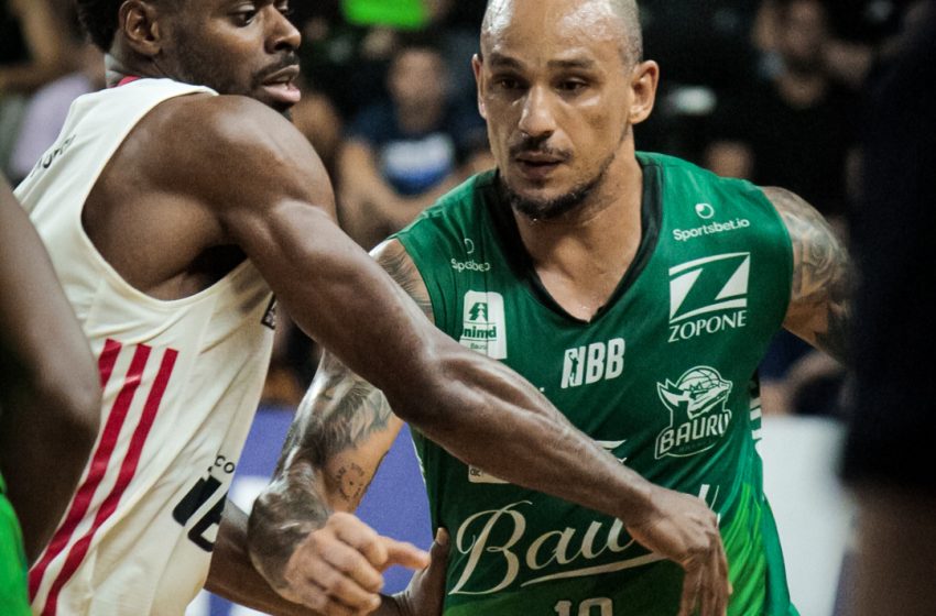 Bauru Basket renova contrato com Alex Garcia