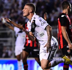 Léo Naldi em jogo ponte preta x vitória