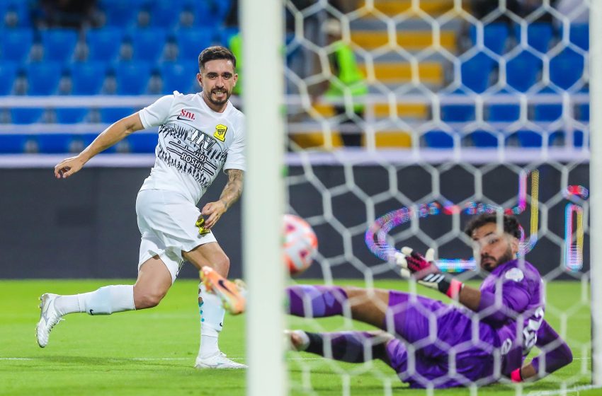  Igor Coronado marca dois em estreia com goleada do Al-Ittihad