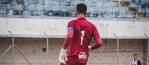 Foto de João Victor, goleiro do time sub-20 do Santos