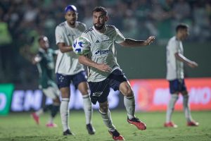 Cruzeiro e Athletico Paranaense duelam pela 36° rodada do Brasileirão
