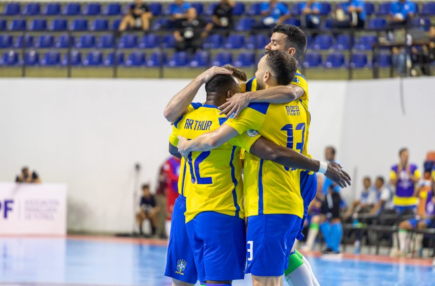 Brasil estreia com goleada na Copa América de Futsal