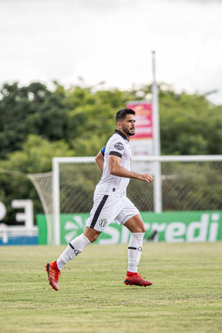 Glauco, zagueiro do XV de Piracicaba