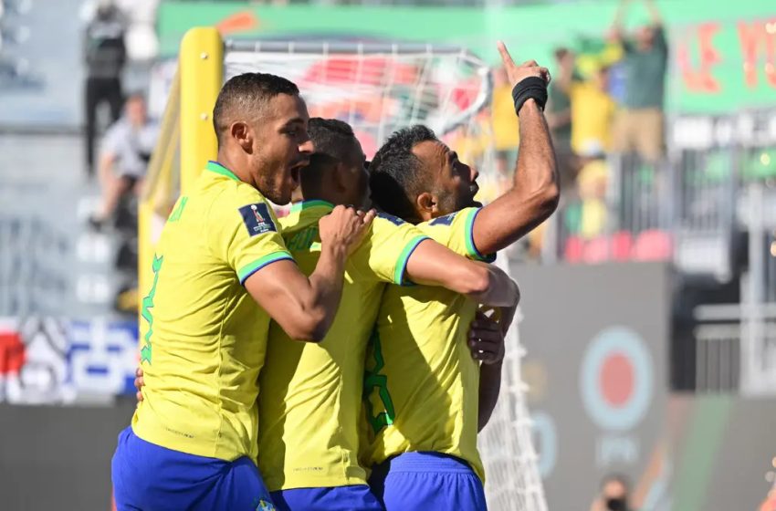  Brasil volta à semifinal da Copa do Mundo de Beach Soccer