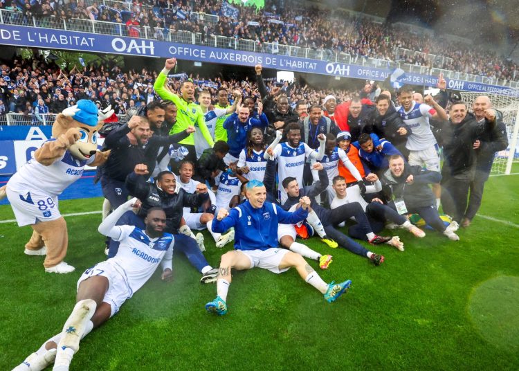  Auxerre comemora antecipadamente acesso à Ligue 1