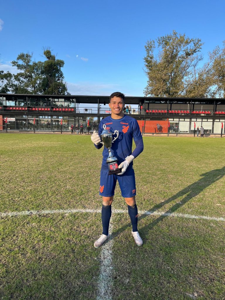 Guilherme, goleiro sub-17 do Athletico.