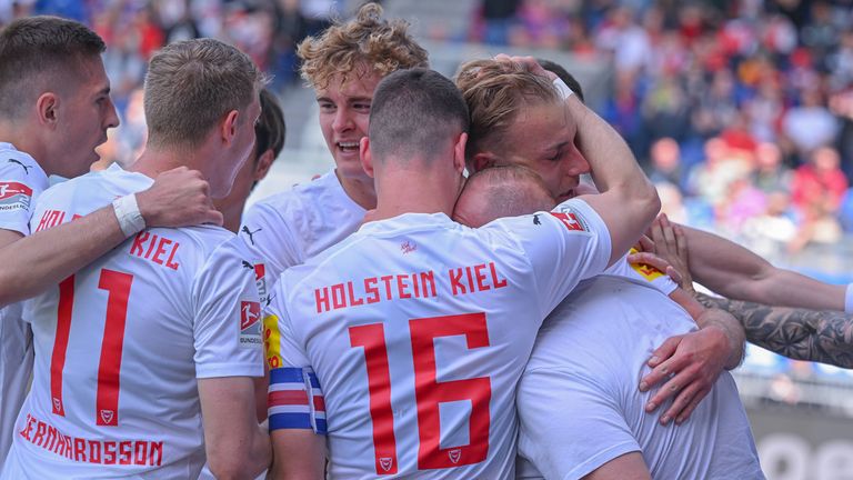  Holstein Kiel vence e assume liderança da segundona alemã
