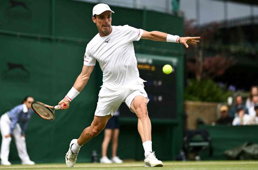  Bautista-Agut é mais um espanhol nas oitavas em Wimbledon