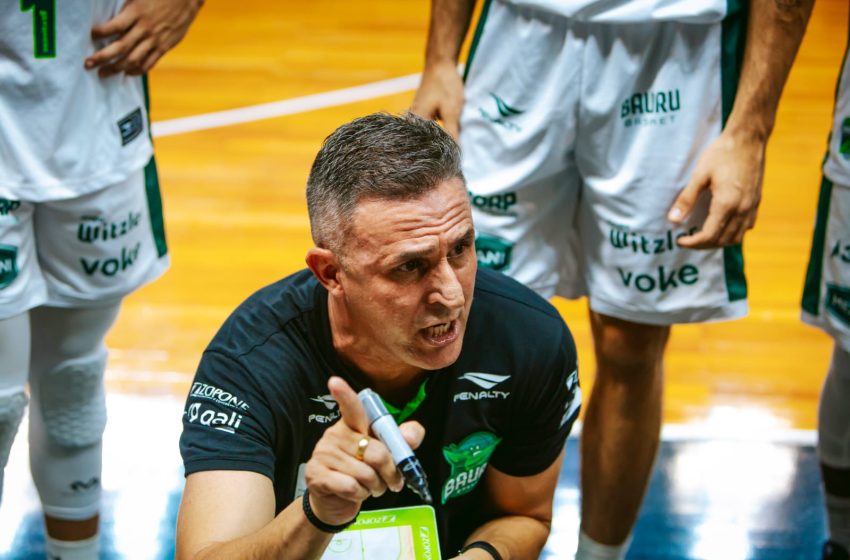  Bauru Basket renova o contrato do técnico Paulo Jaú