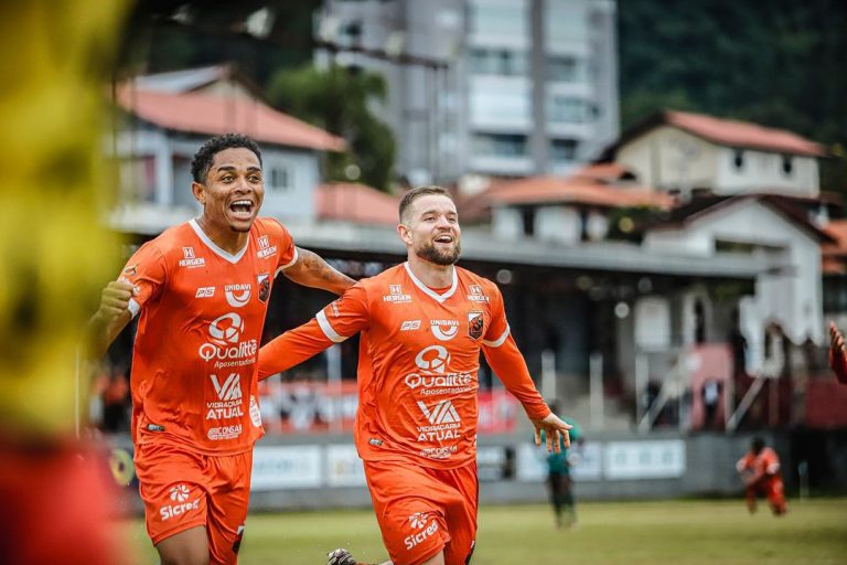 Pedro Demarchi, volante do Santa Catarina FC