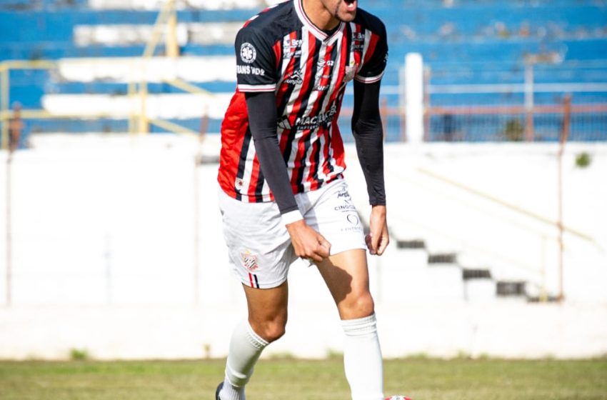 Vinícius Caveira, centroavante do Paulista de Jundiaí.