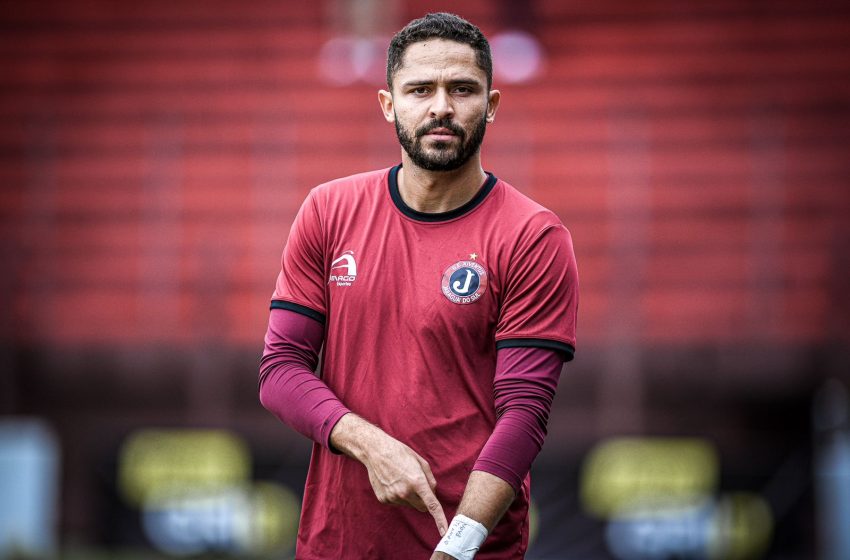 Gabriel Costa, lateral esquerdo do Grêmio Esportivo Juventus.