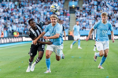  Taison marca no empate do PAOK pela UEFA Champions League