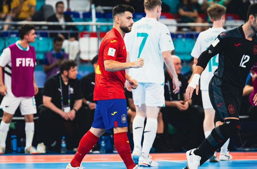  Espanha vence a primeira na Copa do Mundo de Futsal