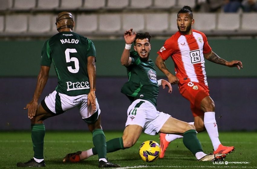  Almería goleia com “hat-trick” de artilheiro e pula para a ponta