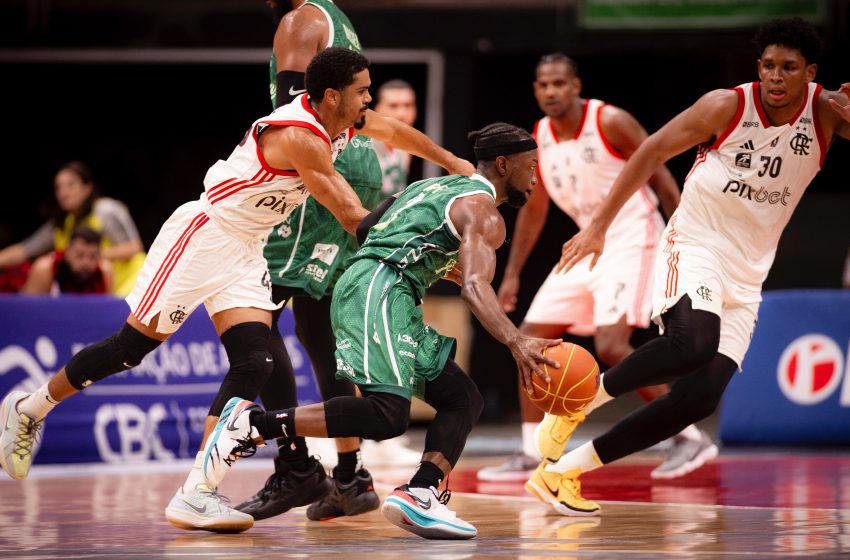  Flamengo vence o Bauru Basket no Rio de Janeiro