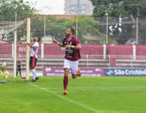 Atacante Anderson Magrão, da equipe da Juventus-SP