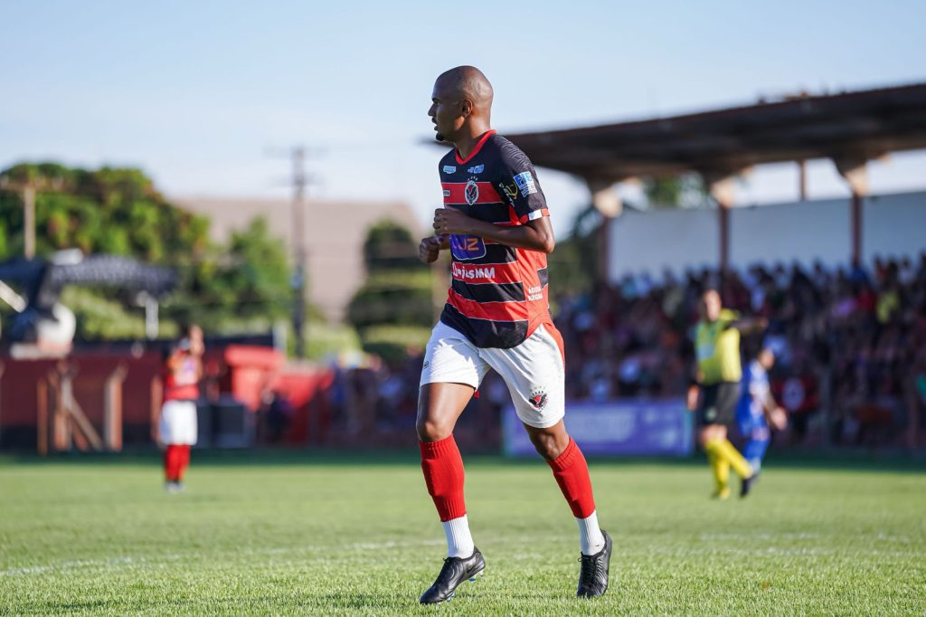 Luís Phelipe, zagueiro da equipe do Águia Negra