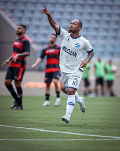Claudinho, peça importante do EC Taubaté no campeonato.