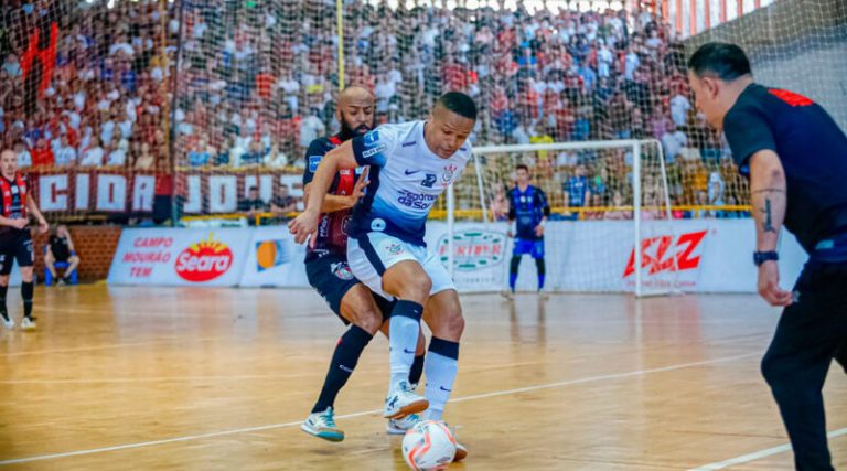 Campo Mourão x Corinthians