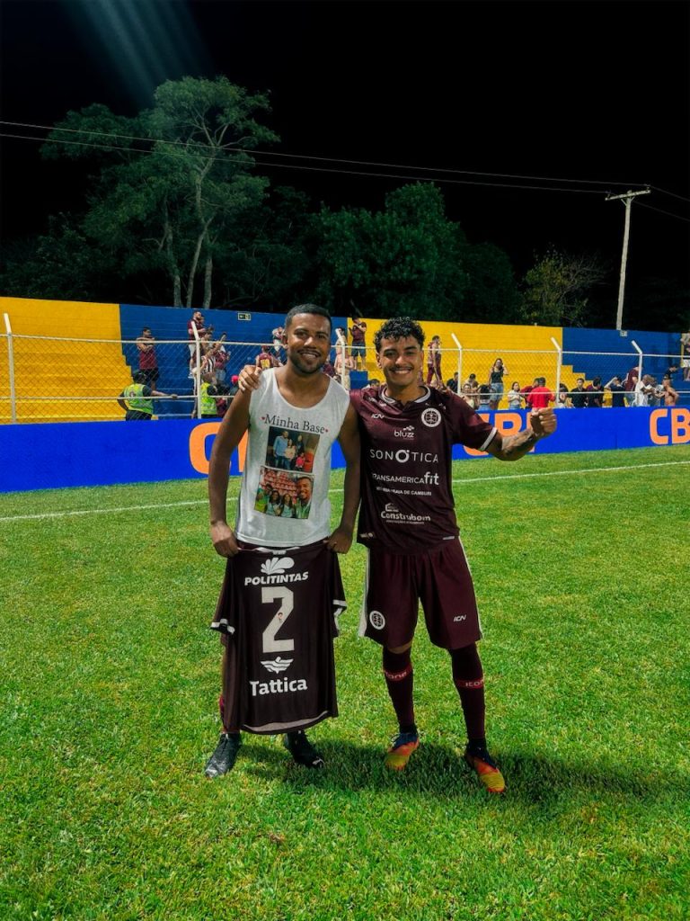 Jhonatan Marino e Jairo Pereira comemoram classificação - Foto: Divulgação / Desportiva Ferroviária