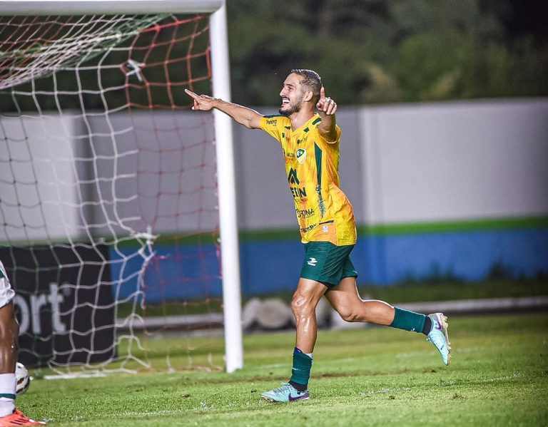 Léo Carvalh