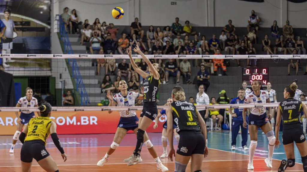 Minas e Praia Clube disputam a final da Superliga Feminina após jogos intensos nas semifinais - Foto: Bruno Cunha/Praia Clube