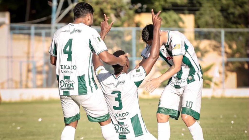 Altos